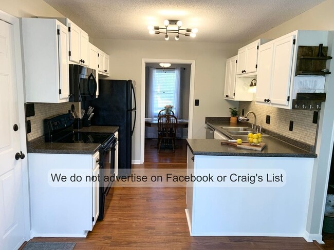 Building Photo - Farmington - Butterwood Circle