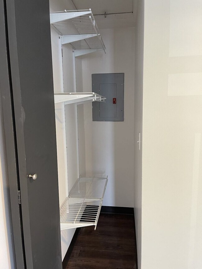 Foto del edificio - 2110 NE 65th St