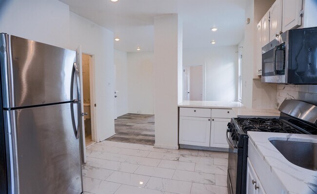 Foto del edificio - 13 Stevens Ave