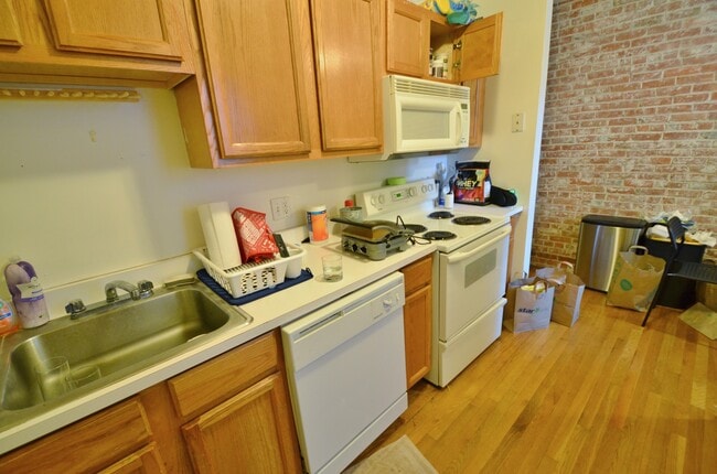 Building Photo - 58 Gainsborough St