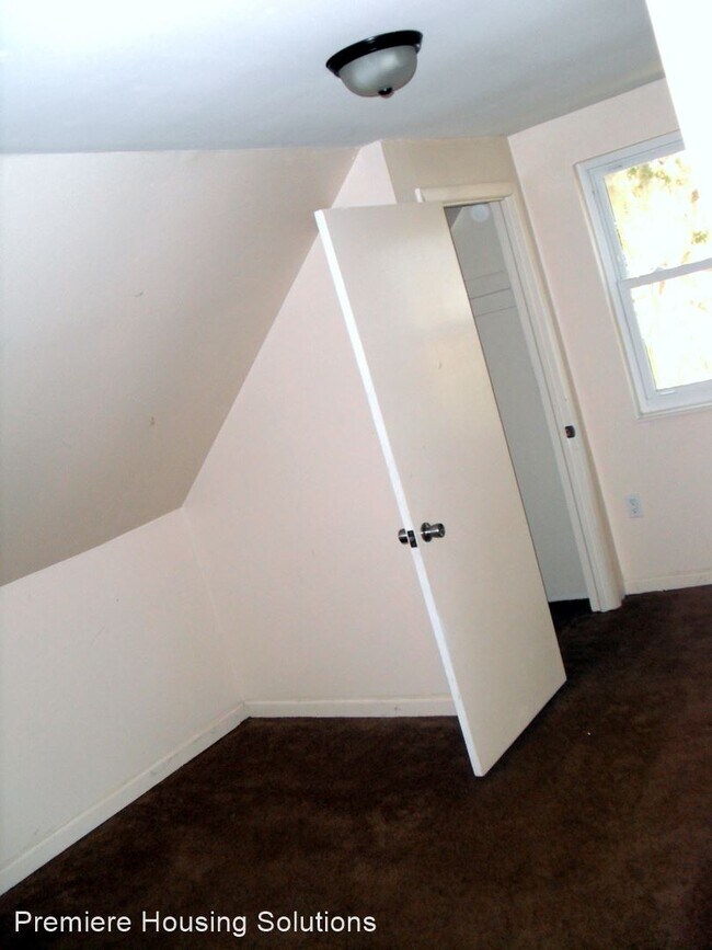 Foto del edificio - 5 br, 2 bath House - 837 Lafayette Ln