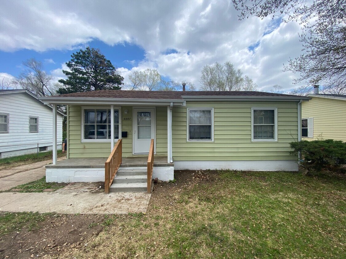 Primary Photo - 4BR 1 bath