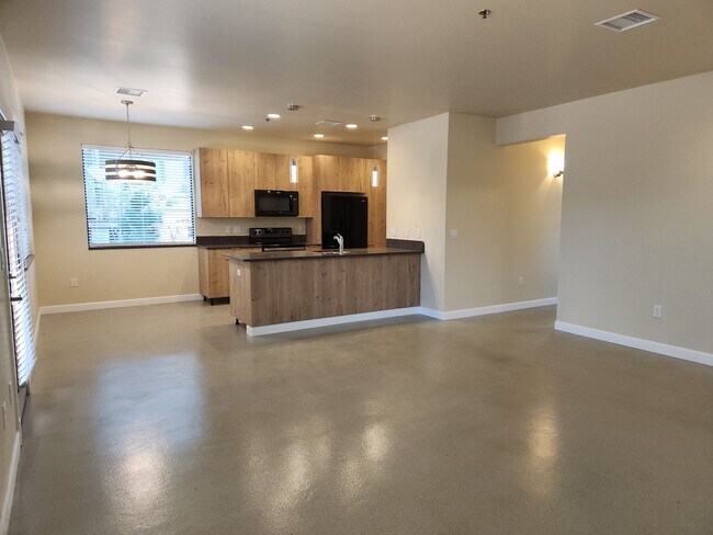 Foto del edificio - NEW Bison Cove E4 End Unit Now Available