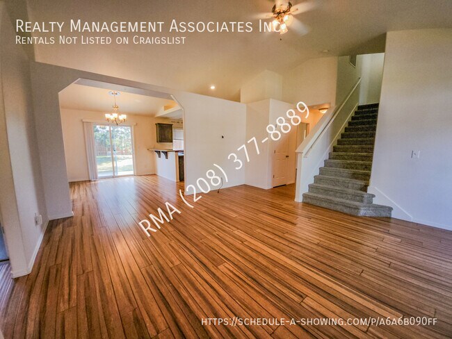 Building Photo - Desirable Home in SE Boise