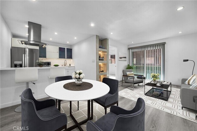 Foto del edificio - 5414 Newcastle Ave