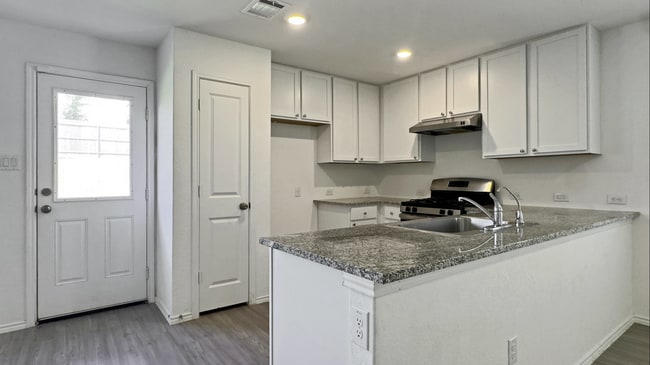 Building Photo - 13930 Wool Pk