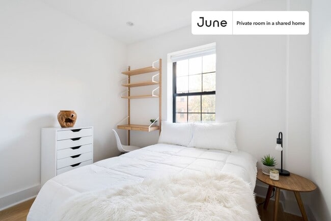 Building Photo - Bedford-Stuyvesant