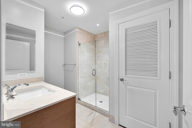 Foto del edificio - 2425 L St NW