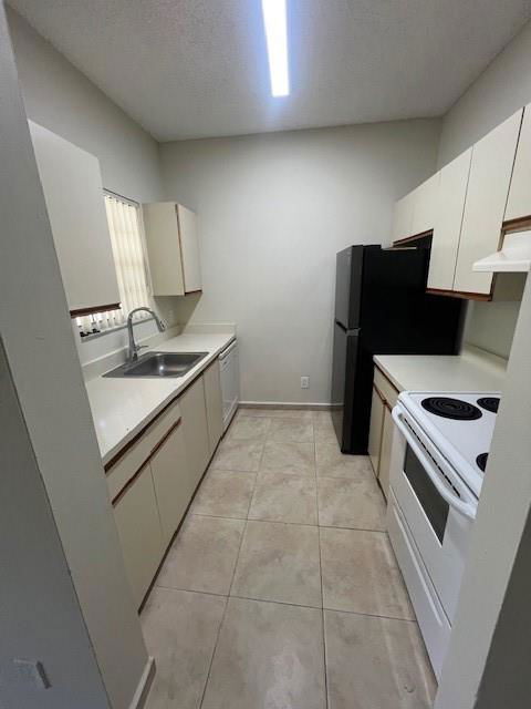 Foto del edificio - 611 Cypress Lake Blvd