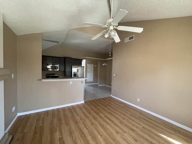 Foto del edificio - 12344 Tierra Madre Rd