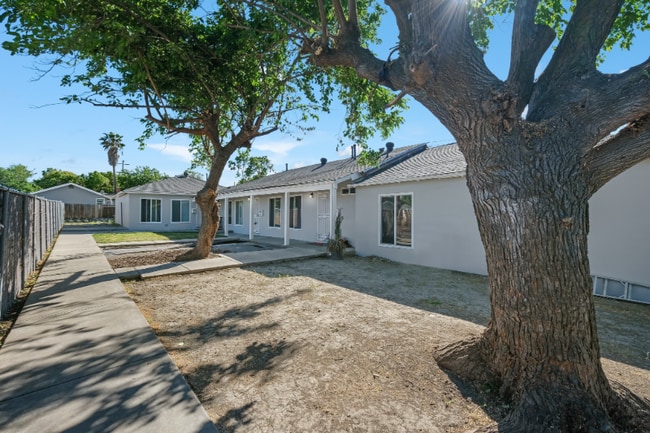 Building Photo - 53 Alturas Ave