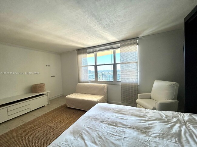 Building Photo - 2501 S Ocean Dr