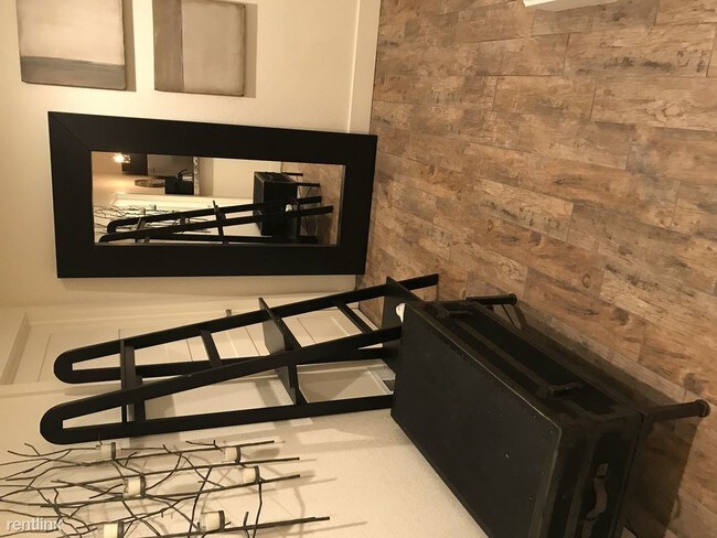 Foto del edificio - 2 br, 1 bath - 28 W Monument St