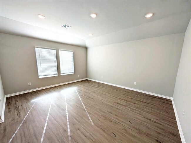 Foto del edificio - 2824 Firefly Dr