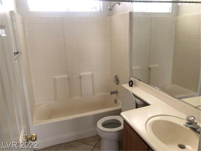 Building Photo - 9781 Del Mar Heights St