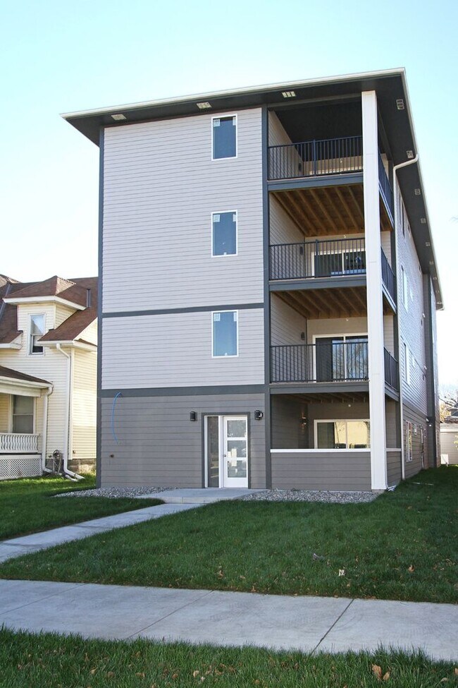 Building Photo - 1515 F St