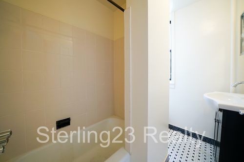 Foto del edificio - 23-90-90 29th St