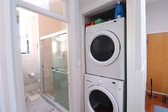 Building Photo - 135 Washington St