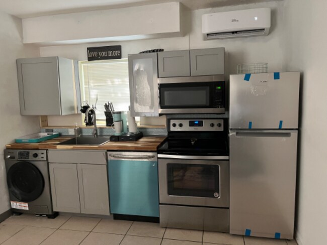 Foto del edificio - 1554 NW 58th St
