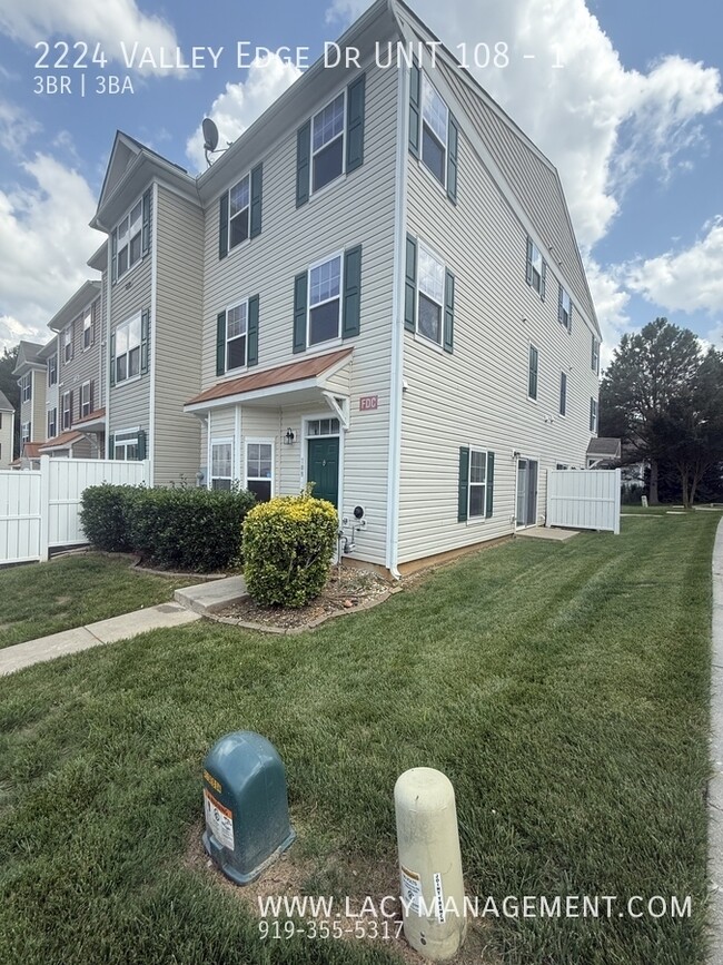 Building Photo - 2224 Valley Edge Dr