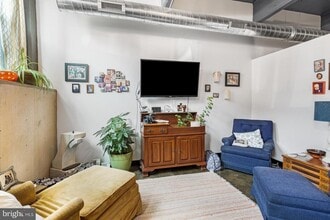 Building Photo - 1701 Tulip St