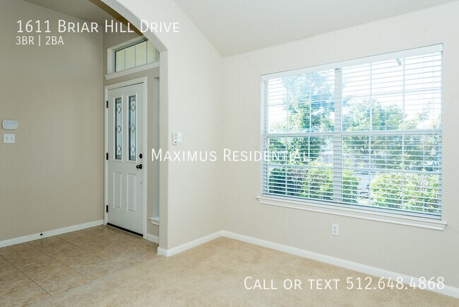 Foto del edificio - 1611 Briar Hill Dr