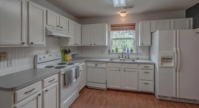 Building Photo - 2031 Mallard Woods Pl