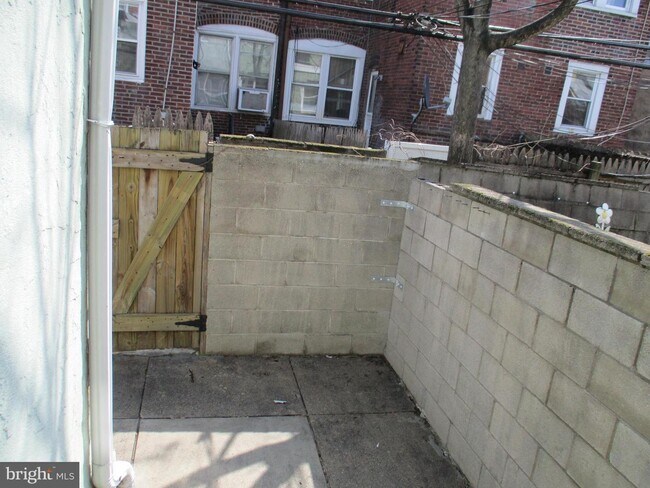 Building Photo - 1443 S Newkirk St