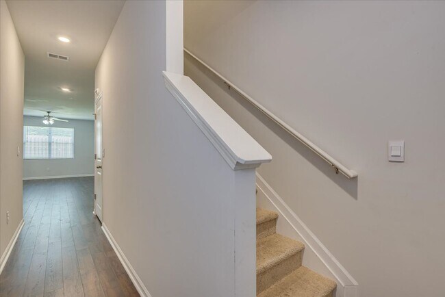 Foto del edificio - 846 Quaint Parish Cir