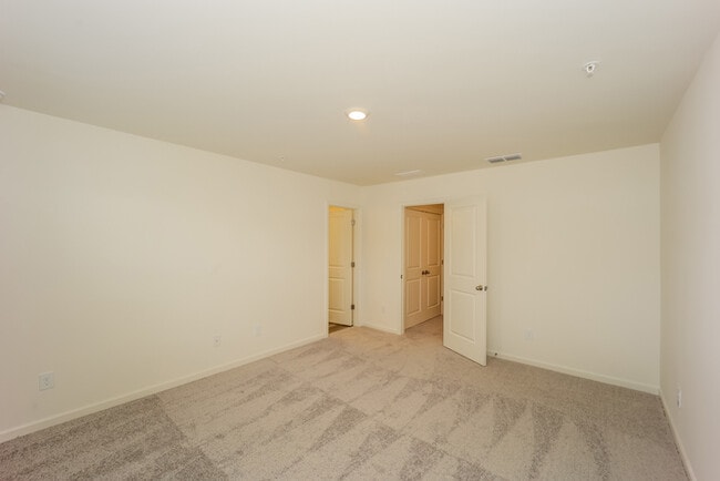 Building Photo - Fantastic 3bd/2.5ba home! Let yourself in!