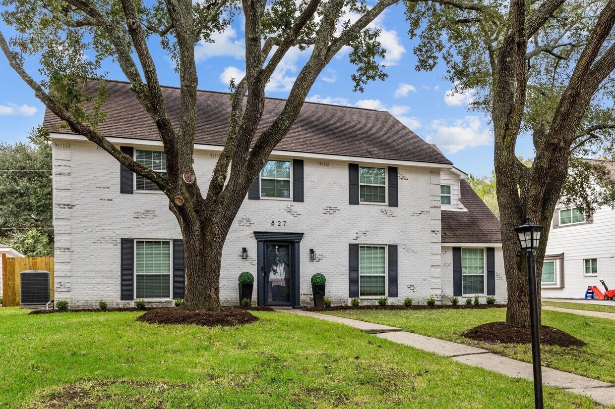 Foto principal - 827 Thicket Ln
