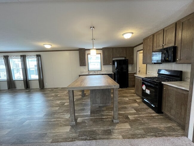 Building Photo - 204 Borman Ave