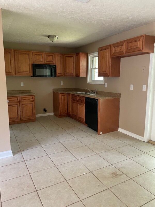 Foto del edificio - 3709 Ripple Creek Dr