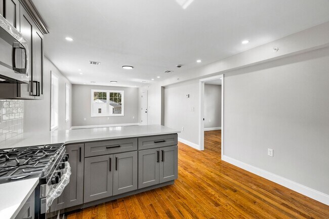 Building Photo - Beautifully Remodeled 3-Unit Rental Property