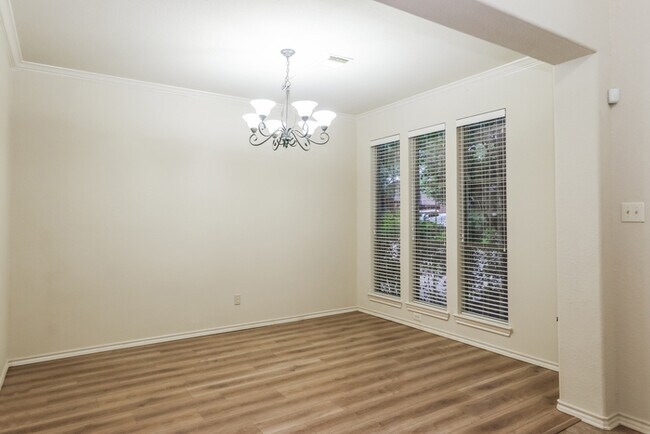 Foto del edificio - 8318 Terrace Brook Dr