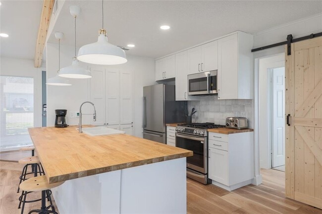 Foto del edificio - 5510 Cordell Ln