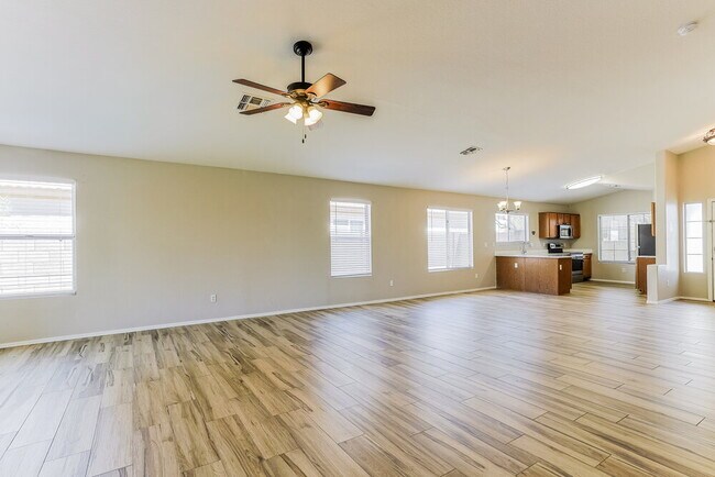 Building Photo - 510 N Danyell Dr