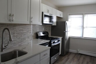 Building Photo - 509 7th St