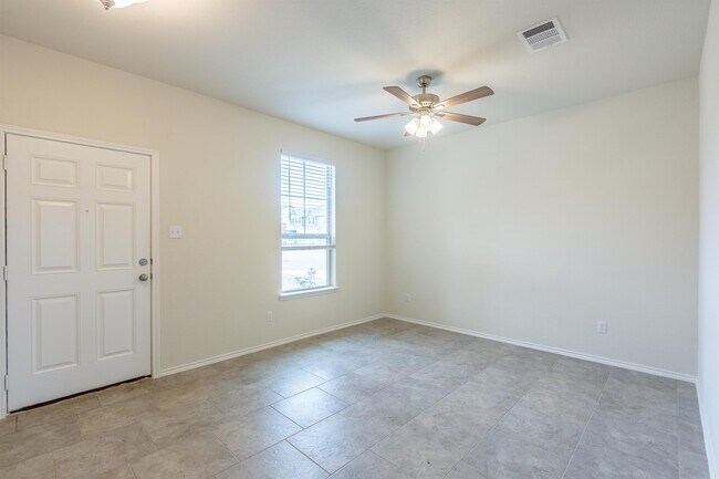 Foto del edificio - 460 Perryville Loop