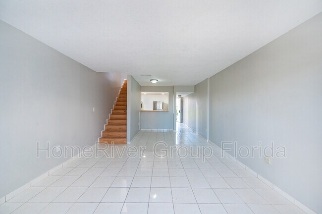 Foto del edificio - 810 SW 105th Ave