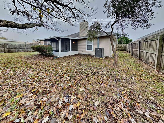 Foto del edificio - 3762 Woodbriar Dr