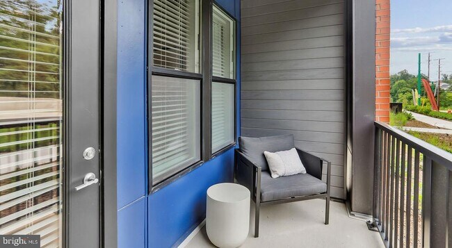 Foto del edificio - 4851 Ellin Rd