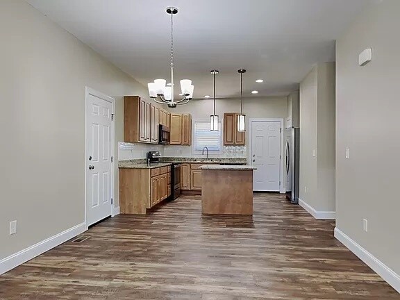 Foto del edificio - 343 Jared Steele Ln