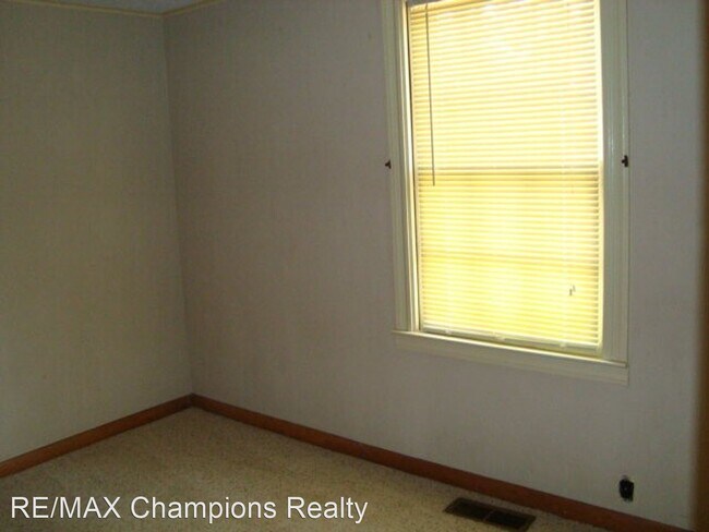 Building Photo - 3 br, 1 bath House - 2815 Tip Top Drive
