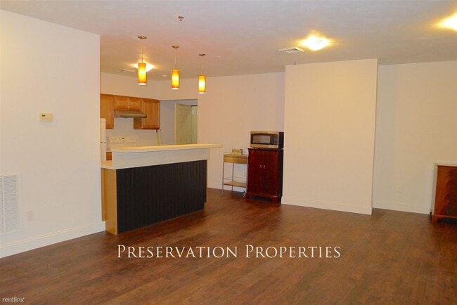 Building Photo - Studio, 1 bath Apartment - 355 Washington St