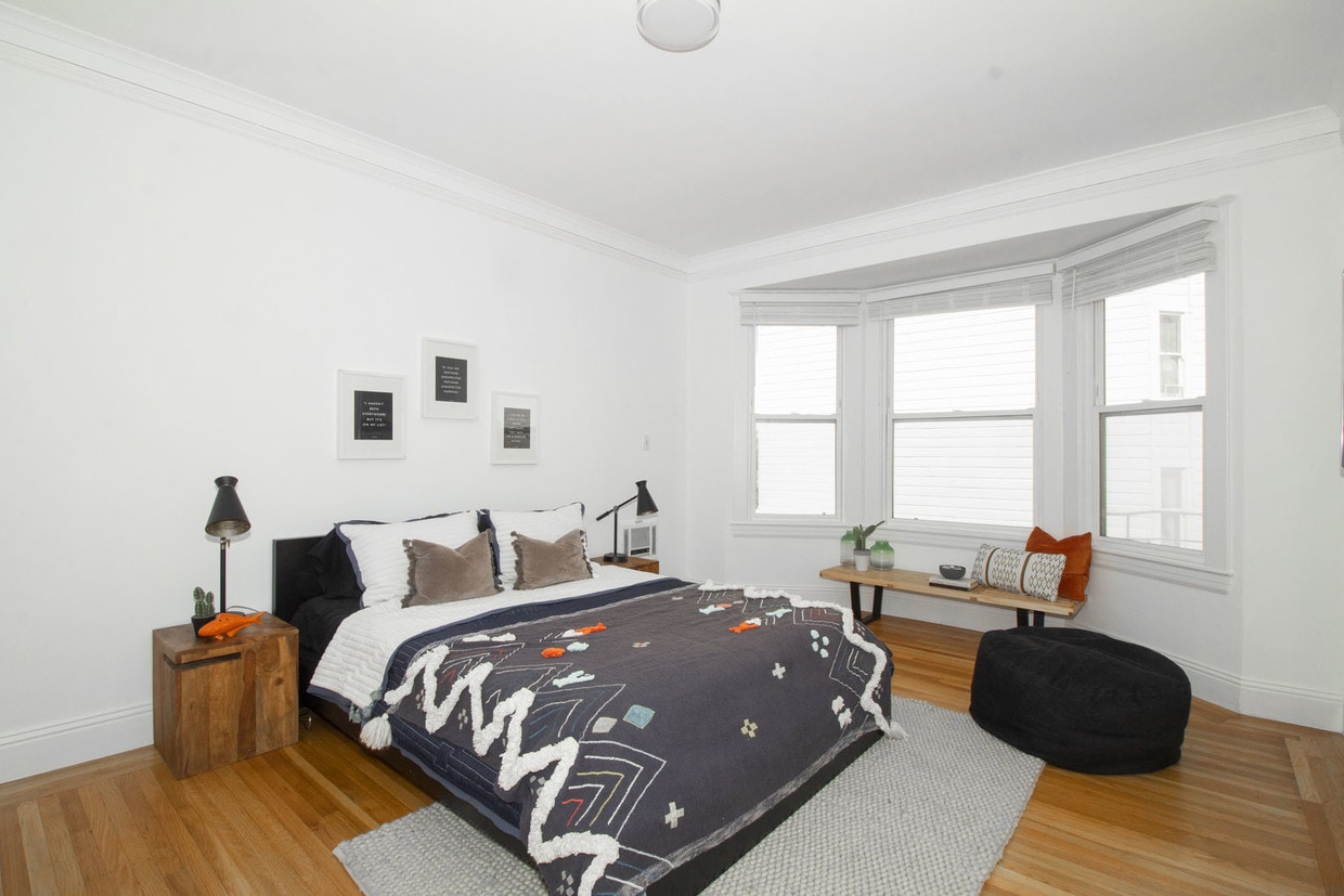 Primary Photo - 1610 Lombard St