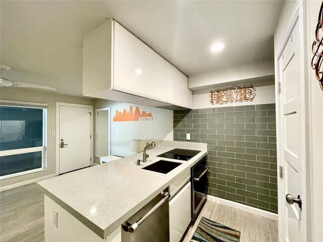 Foto del edificio - 3110 Red River St