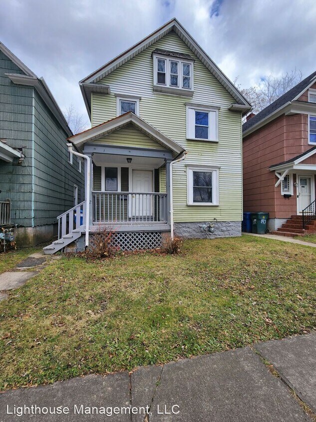 Primary Photo - 3 br, 1 bath House - 132 Sherwood Ave.