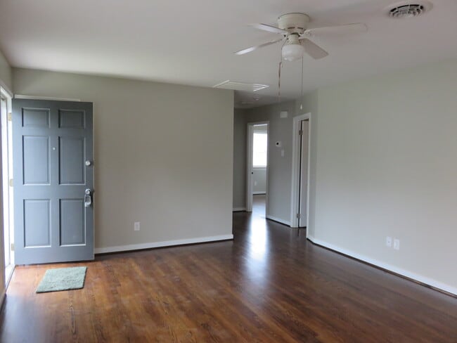 Building Photo - 213 N Juniper Ave