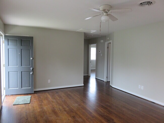 Foto del edificio - 213 N Juniper Ave